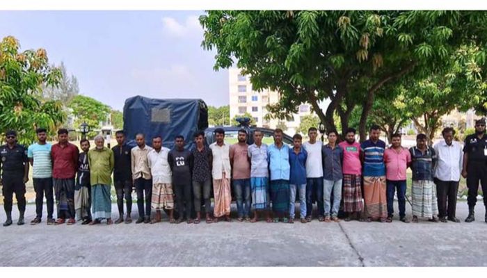 রাজশাহীতে পরিবহন থেকে চাঁদাবাজির সময় ২১ জন গ্রেপ্তার