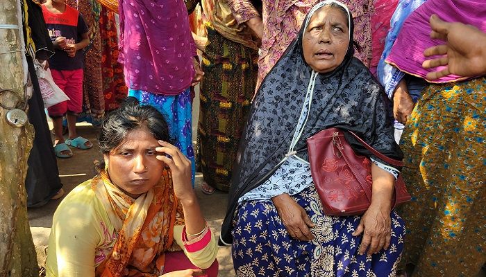 ঝিনাইদহে নবজাতক চোর সন্দেহে ২ নারী আটক