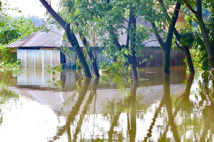 ছবিতে সিলেটে আকস্মিক বন্যা