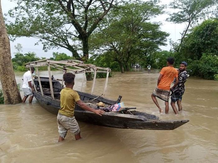ছবিতে সিলেটে আকস্মিক বন্যা