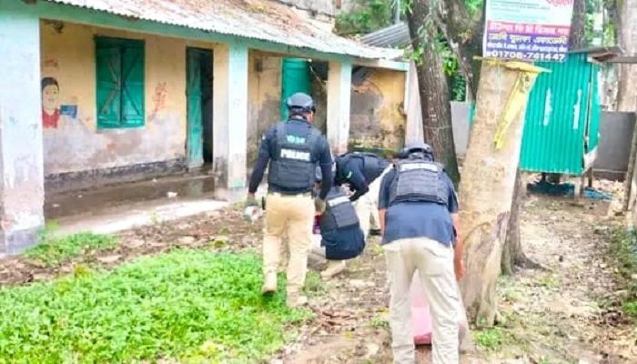 বরিশালে কলেজের পরিত্যক্ত ভবন থেকে ৩৭ বোমা উদ্ধার