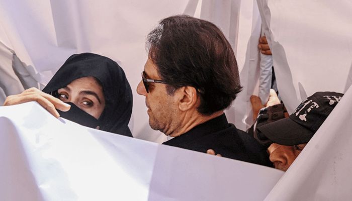 বুশরা বিবিকে বাড়ি থেকে কারাগারে স্থানান্তর