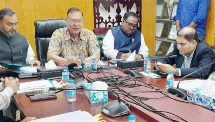 দ্রব্যমূল্যের লাগাম টানতে তিন মন্ত্রীর বৈঠক