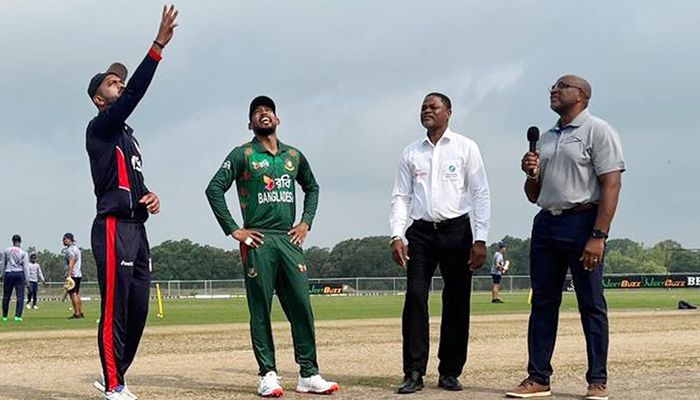 টসে জিতে বোলিংয়ে বাংলাদেশ