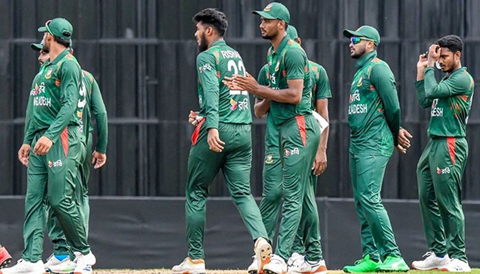 দাপুটে জয়ে হোয়াইটওয়াশ এড়ালো বাংলাদেশ