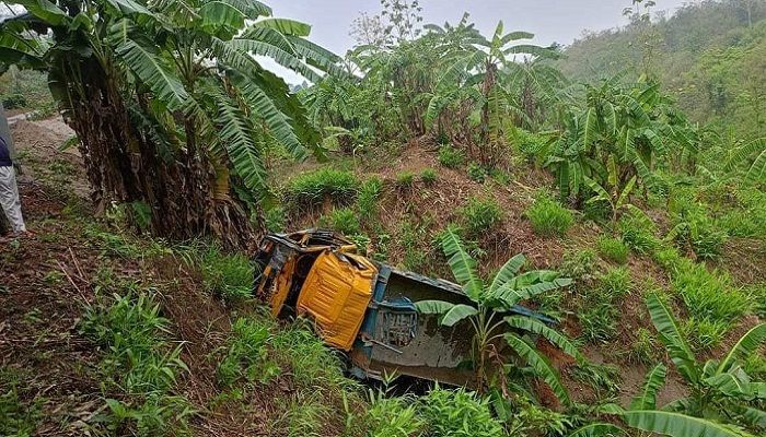 বাঘাইছড়িতে ট্রাক উল্টে নিহত ১, আহত ৩