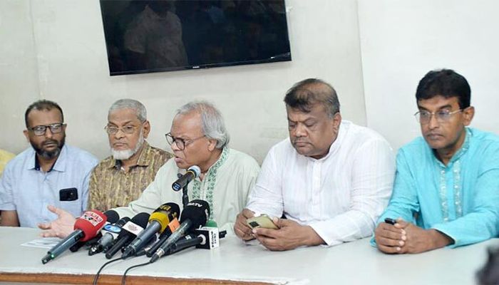 উপজেলা নির্বাচনে অংশ নেওয়া নেতারা ‘মীরজাফর’: রিজভী