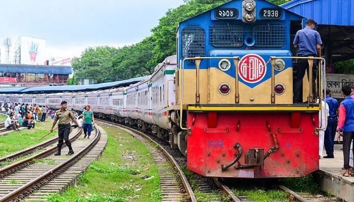 ট্রেনে বাড়তি ভাড়া, কোন রুটে কত
