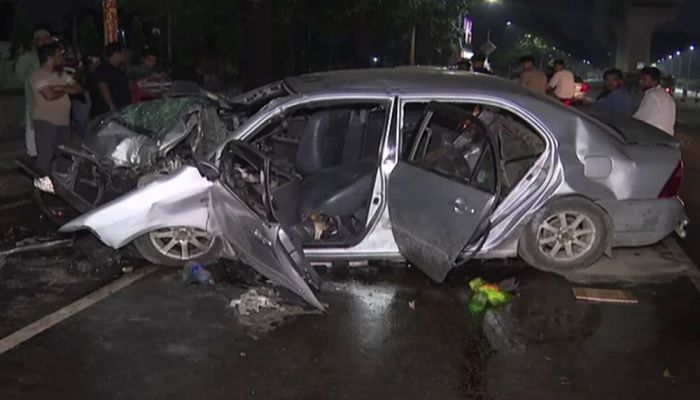 ঈদের দিনে পৃথক সড়ক দুর্ঘটনায় নিহত ১০