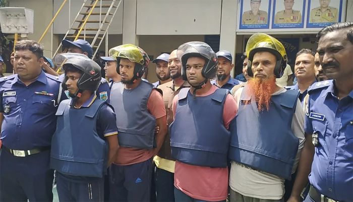 ছাদ ফুটো করে পালাল ৪ ফাঁসির আসামি. পরে আবারও গ্রেপ্তার