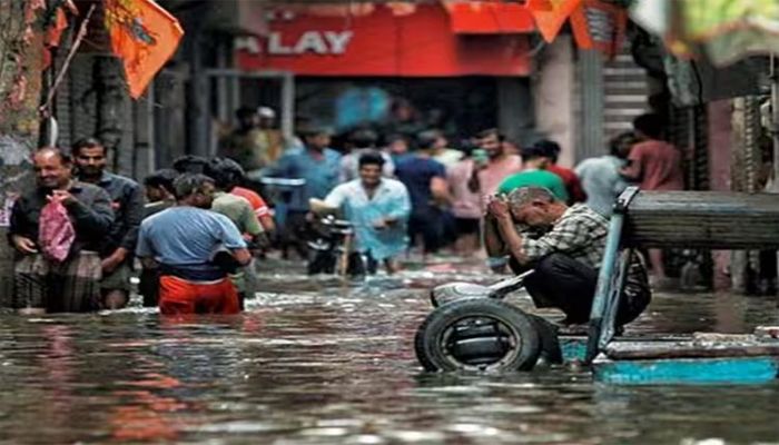 প্রবল বর্ষণে বিপর্যস্ত দিল্লি, মৃত ১১ 