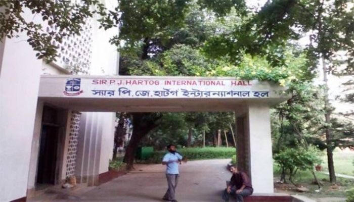 ঢাবিতে বন্ধ ক্যান্টিন-দোকান, বিপাকে বিদেশি শিক্ষার্থীরা
