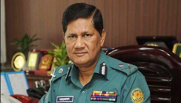 সস্ত্রীক দেশ ছেড়েছেন সাবেক ডিএমপি কমিশনার আছাদুজ্জামান মিয়া