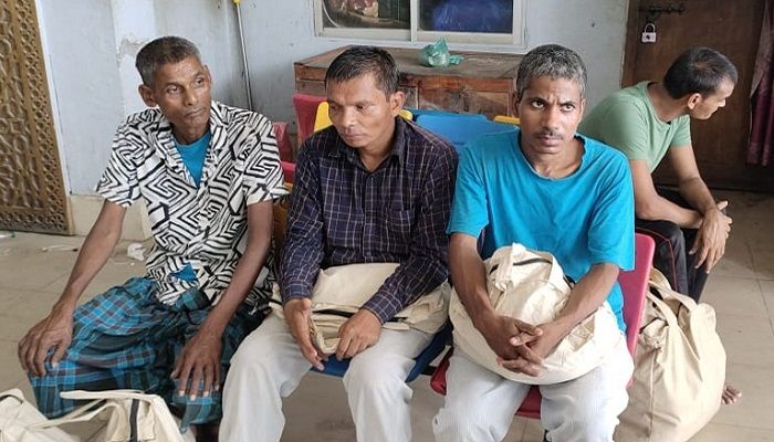 কারাভোগ শেষে দেশে গেলেন ৪ ভারতীয় নাগরিক