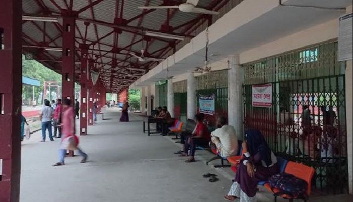 বিদ্যুৎ বিল বকেয়ায় সংযোগ বিচ্ছিন্ন, অন্ধকারে রেল বিভাগ