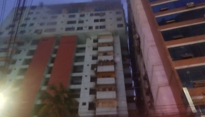 পল্টনের ফায়েনাজ টাওয়ারে আগুন, নিয়ন্ত্রণে পাঁচ ইউনিট