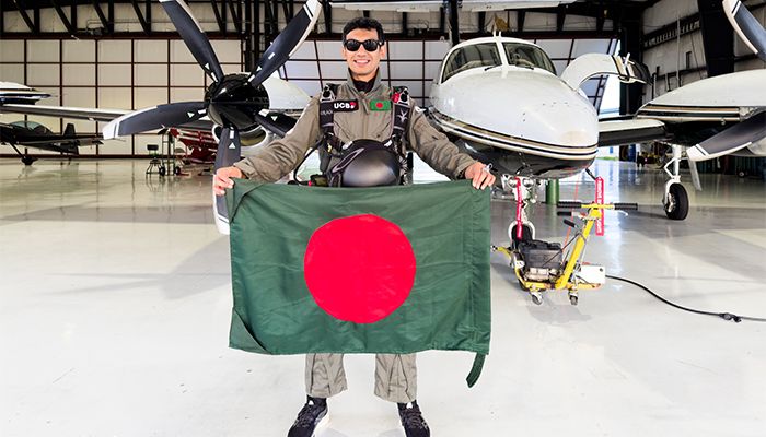 স্কাইডাইভিংয়ে নতুন উচ্চতায় বাংলাদেশ