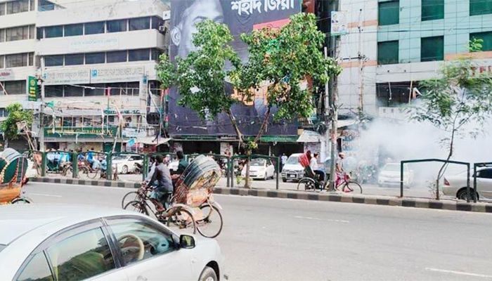 নয়াপল্টনে বিএনপি কার্যালয়ের সামনে ককটেল বিস্ফোরণ