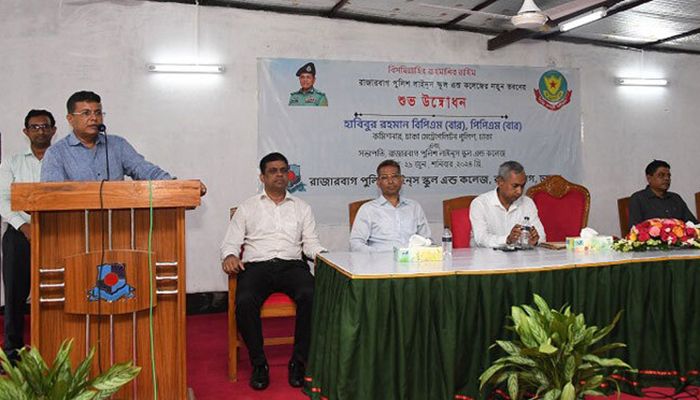 শিক্ষকতা শুধু চাকরি নয়: ডিএমপি কমিশনার