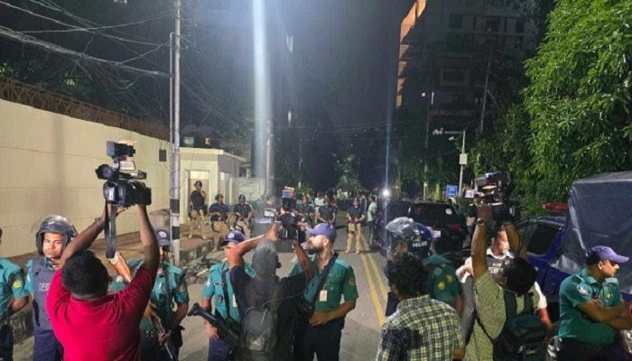 কথা কাটাকাটিতে প্রাণ হারান কনস্টেবল মনিরুল