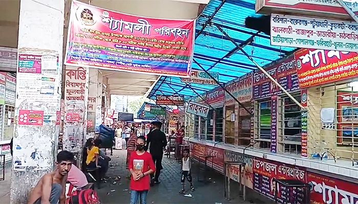 ঈদের দ্বিতীয় দিনেও ঢাকা ছাড়ছে মানুষ