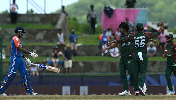 বাংলাদেশের সামনে ভারতের রানের পাহাড় 