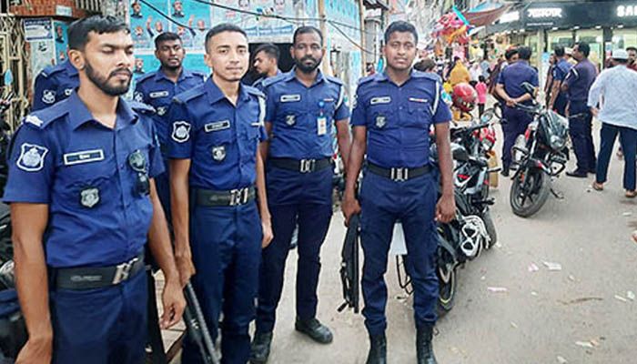 আ. লীগ নেতা মিন্টু আটকের খবরে ঝিনাইদহে বাড়তি পুলিশ মোতায়েন