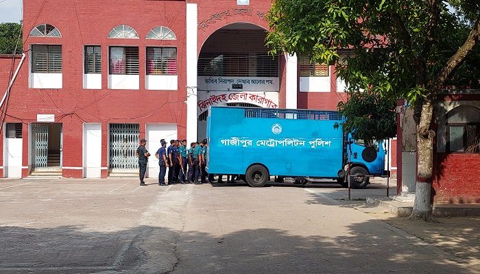 মোবাইল উদ্ধারে ঝিনাইদহ আনা হয়েছে আ.লীগ নেতা বাবুকে