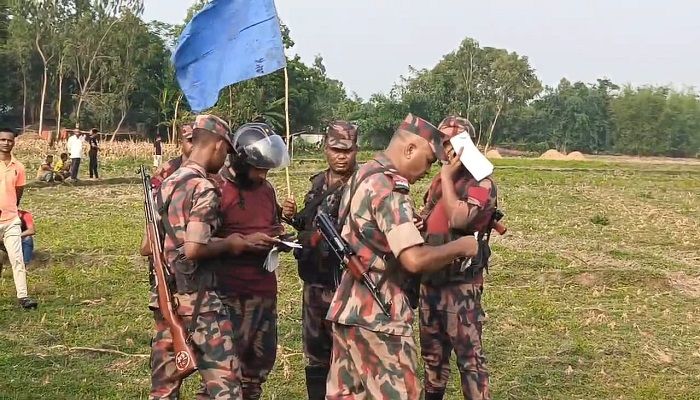 বাংলাদেশে ঢুকে কৃষককে গুলি করল বিএসএফ