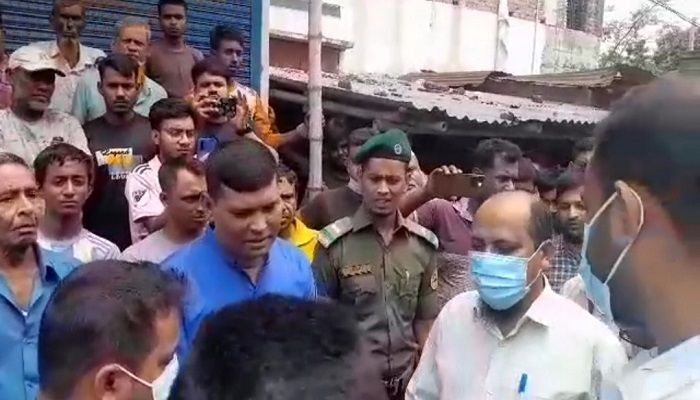 নাটোরে বাধার মুখে পাউবোর উচ্ছেদ অভিযান স্থগিত