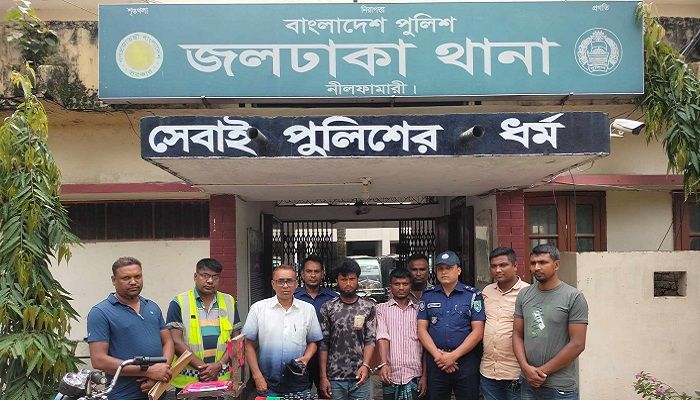 নীলফামারীতে ফেনসিডিলসহ ২ মাদক ব্যবসায়ী গ্রেপ্তার
