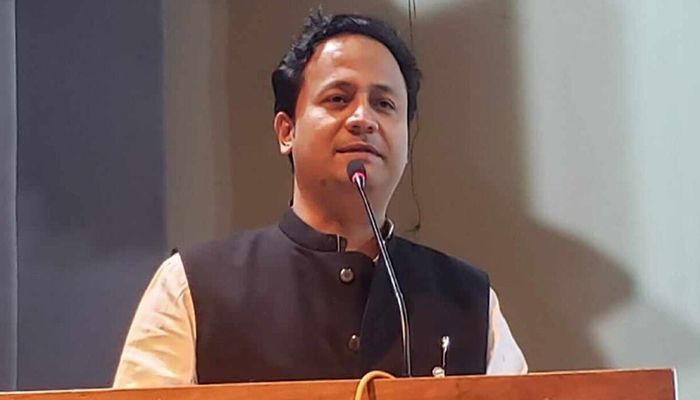 ‘নতুন শিক্ষাক্রমে গ্রামের অভিভাবক খুশি, আপত্তি শহুরে বাবা-মায়ের’