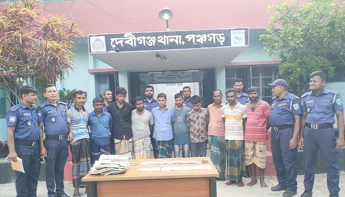 পঞ্চগড়ে জুয়ার আসরে অভিযান, গ্রেপ্তার ১০