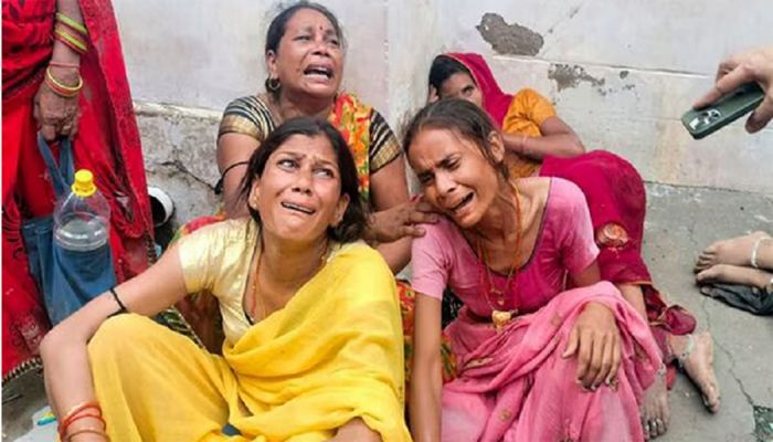 ভারতে পদদলিত হয়ে নিহতের সংখ্যা বেড়ে ১২১