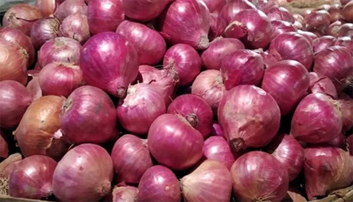 বাজারে পেঁয়াজের সেঞ্চুরি!