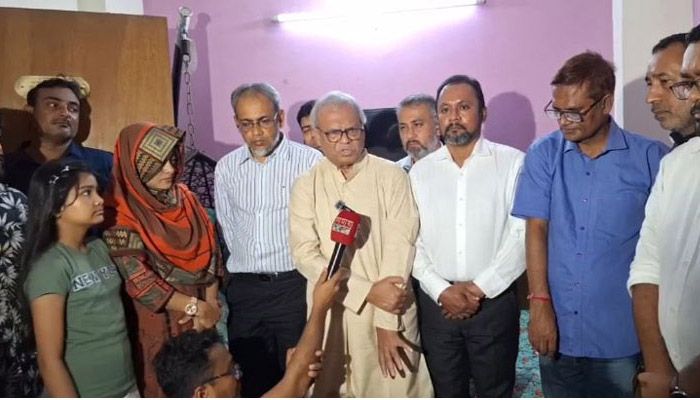 প্রধানমন্ত্রী যৌক্তিক আন্দোলনের বিপক্ষে কথা বলছেন: রিজভী