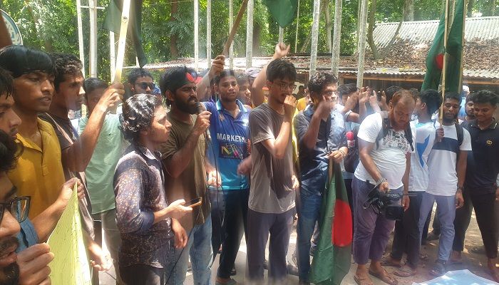কুষ্টিয়ায় ইবি শিক্ষার্থীদের পদযাত্রা, রাষ্ট্রপতি বরাবর স্মারকলিপি