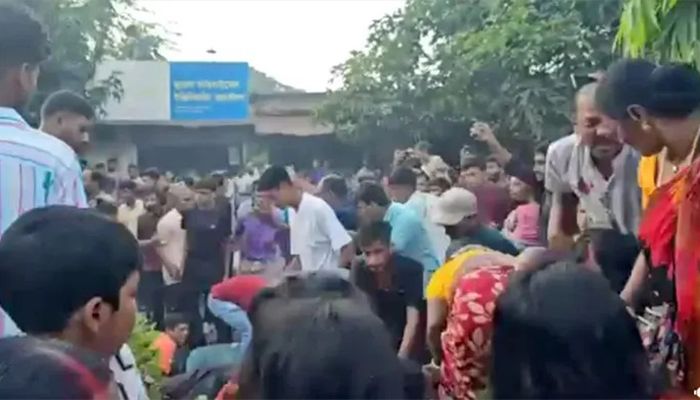 বগুড়ায় রথযাত্রায় বিদ্যুৎস্পৃষ্টে নিহত ৫, আহত ২০