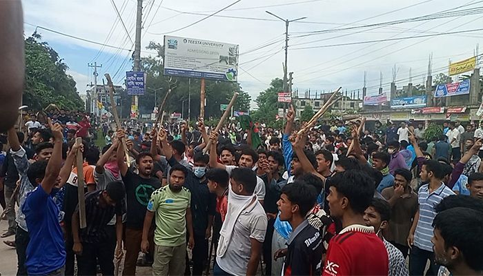 থমথমে বেরোবি ক্যাম্পাস 