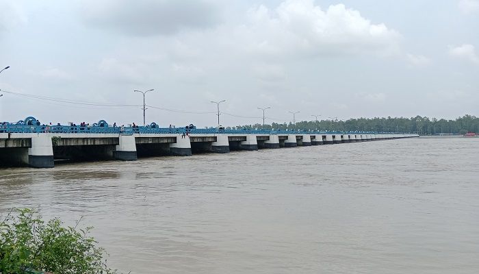 তিস্তার পানি বিপৎসীমার ছুঁইছুঁই, বন্যার আশঙ্কা