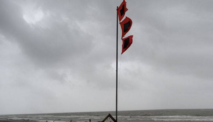 সাগরে লঘুচাপ, বন্দরসমূহে ৩ নম্বর সতর্ক সংকেত জারি