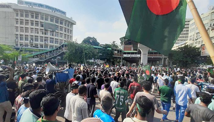 বাংলা ব্লকেড: শাহবাগে বন্ধ যান চলাচল