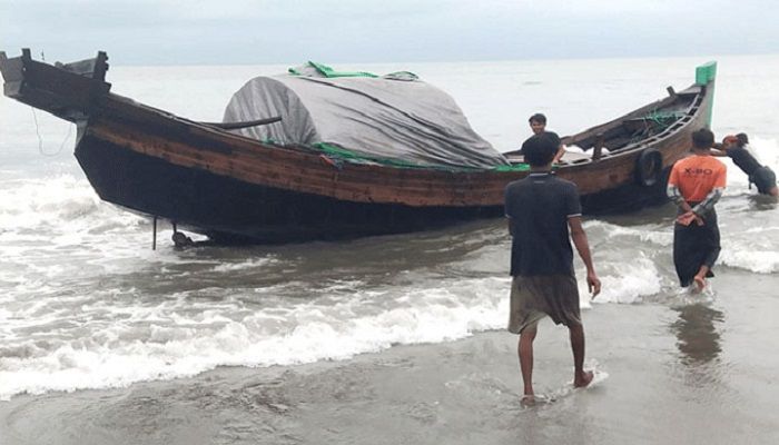 সেন্টমার্টিনে রোহিঙ্গা নিয়ে আসা ট্রলার মিয়ানমার ফিরে গেছে