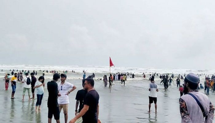 কক্সবাজার সৈকতে নেমে কিশোর নিখোঁজ 