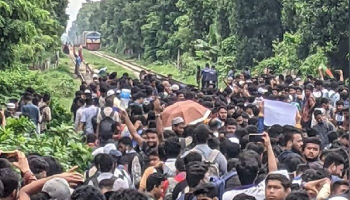ঢাকা-চট্টগ্রাম মহাসড়ক ও রেলপথ অবরোধ