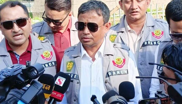  ‘জড়িত সবার নাম আছে, সময় হলে ব্যবস্থা নেব’