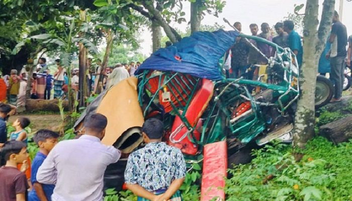 ময়মনসিংহে ট্রাক-অটোরিকশা সংঘর্ষে নিহত ৩