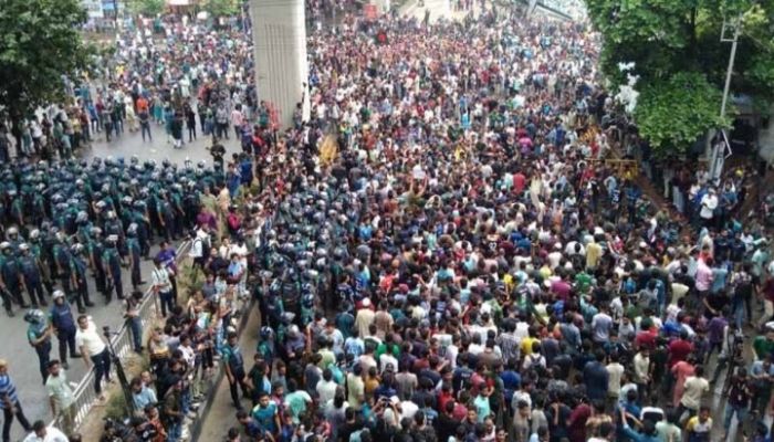‘আন্দোলন চলবে, আলোচনার পথও খোলা থাকবে’