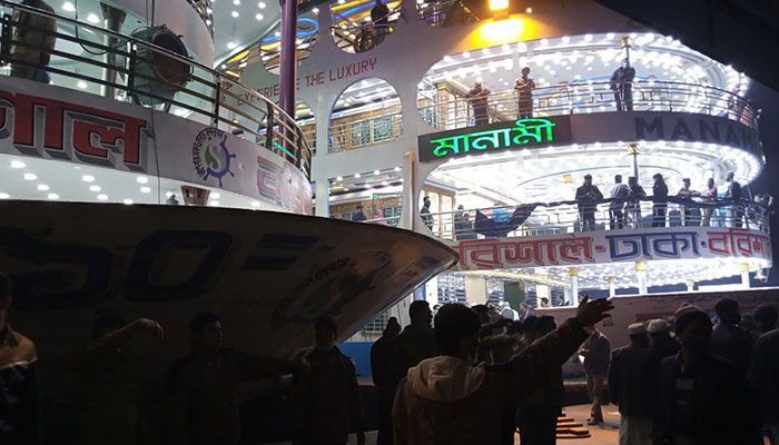টানা পাঁচদিন পর বরিশাল থেকে ছাড়ল ঢাকার লঞ্চ