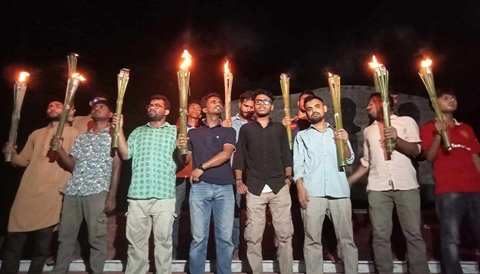 রাবিতে কোটা বাতিলের দাবিতে মশাল মিছিল 